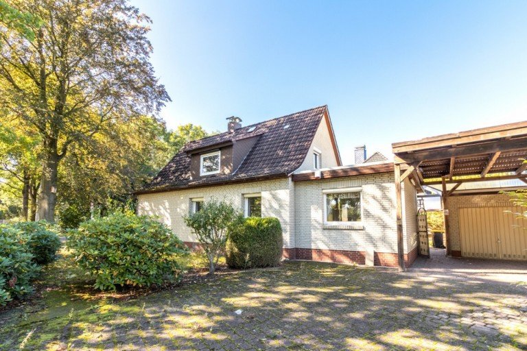 Hausansicht Rellingen Einfamilienhaus Einfamilienhaus mit Entwicklungspotenzial in Rellingen