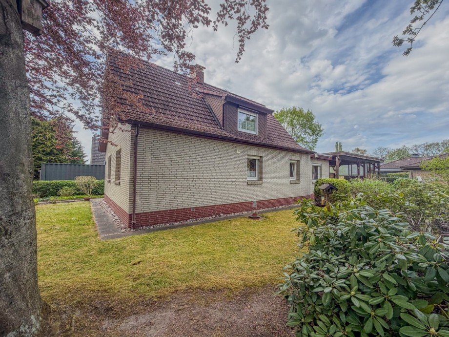Gartenansicht Einfamilienhaus Rellingen
