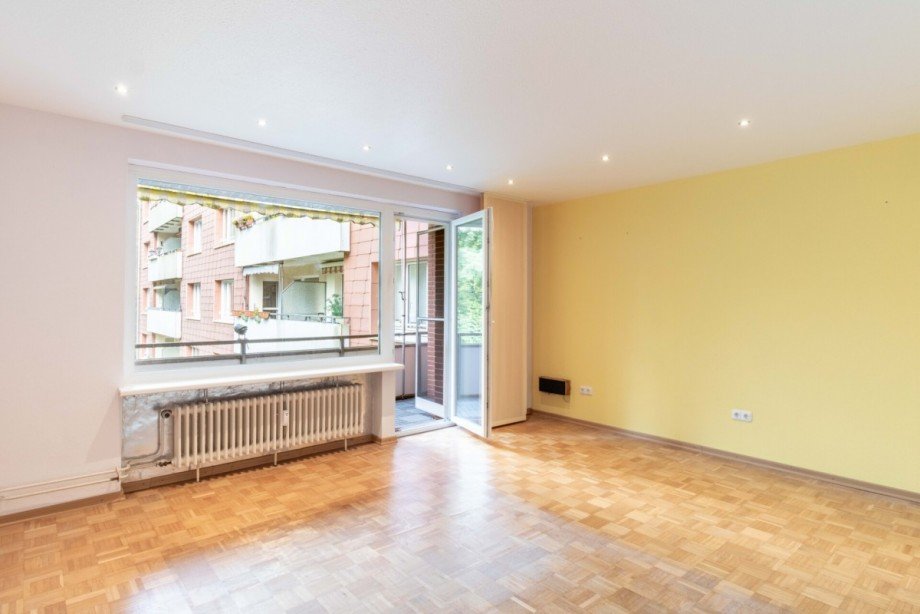 Wohnzimmer mit Balkonzugang Etagenwohnung Wedel