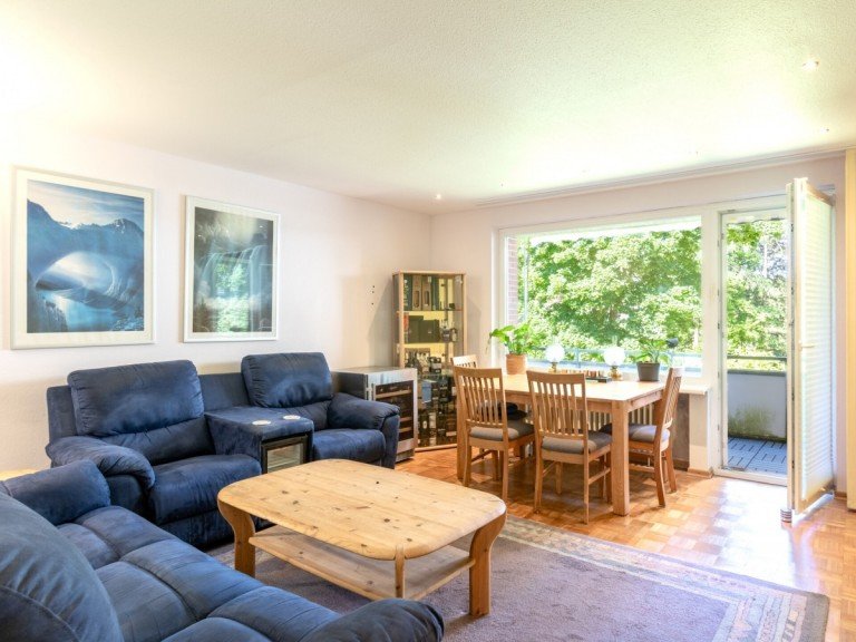 Wohnbereich Wedel Etagenwohnung 4-Zimmer-Wohnung in Wedel-Schulau mit Balkon und Tiefgaragenstellplatz