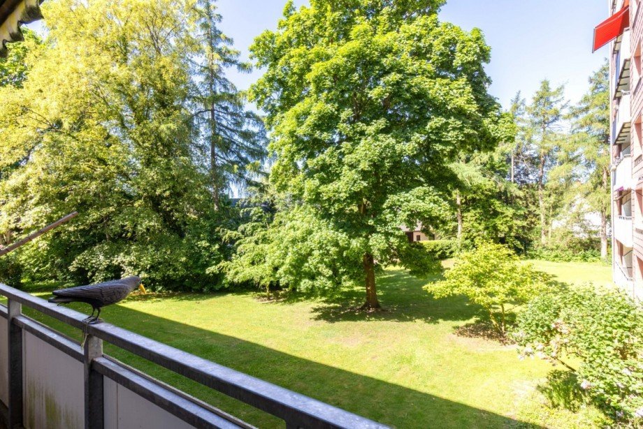 Blick ins Gr�ne Etagenwohnung Wedel