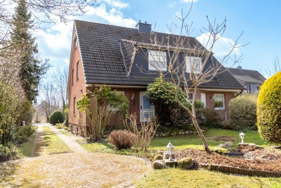 Aussenansicht Eingang Doppelhaush�lfte Kummerfeld