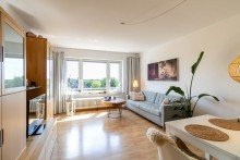 Wohnzimmer Kapitalanlage mit Weitblick - vermietete 3-Zimmer-Wohnung in Wedel-Schulau