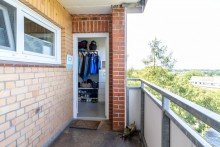 Wohnungseingang Kapitalanlage mit Weitblick - vermietete 3-Zimmer-Wohnung in Wedel-Schulau
